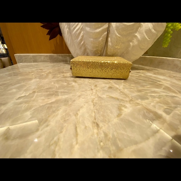 Gold evening bag with charms. - Picture 3 of 5